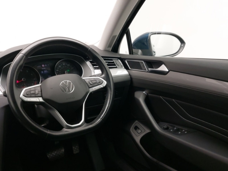 Used Volkswagen Passat 2022 for sale - 76502230: Photo 11