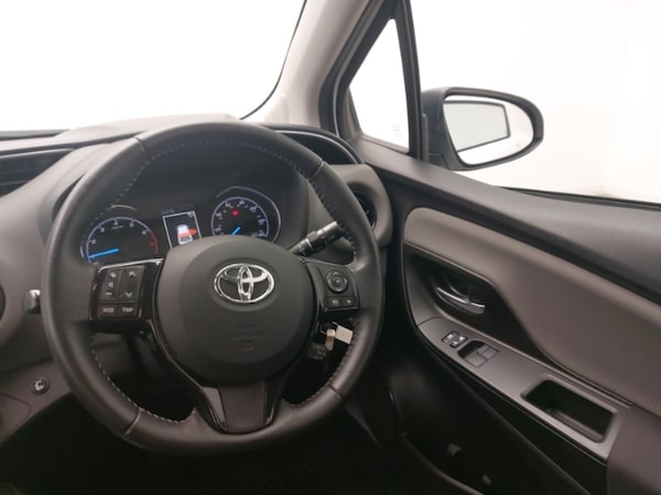 Used Toyota Yaris 2018 for sale - 76281904: Photo 10