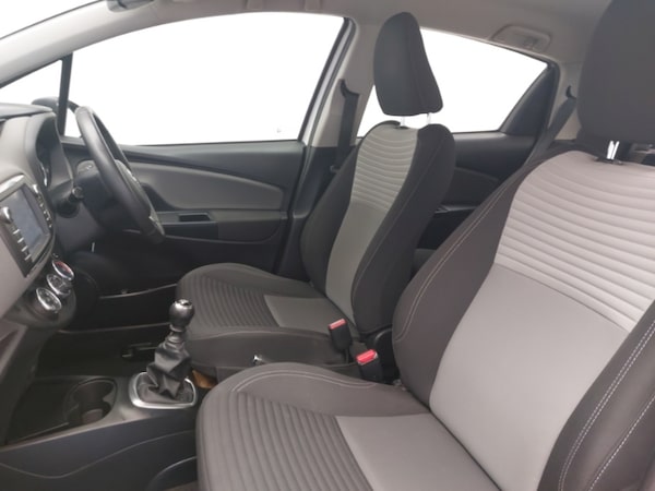 Used Toyota Yaris 2018 for sale - 76281904: Photo 5
