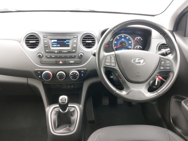 Used Hyundai i10 2019 for sale - 77964138: Photo 2