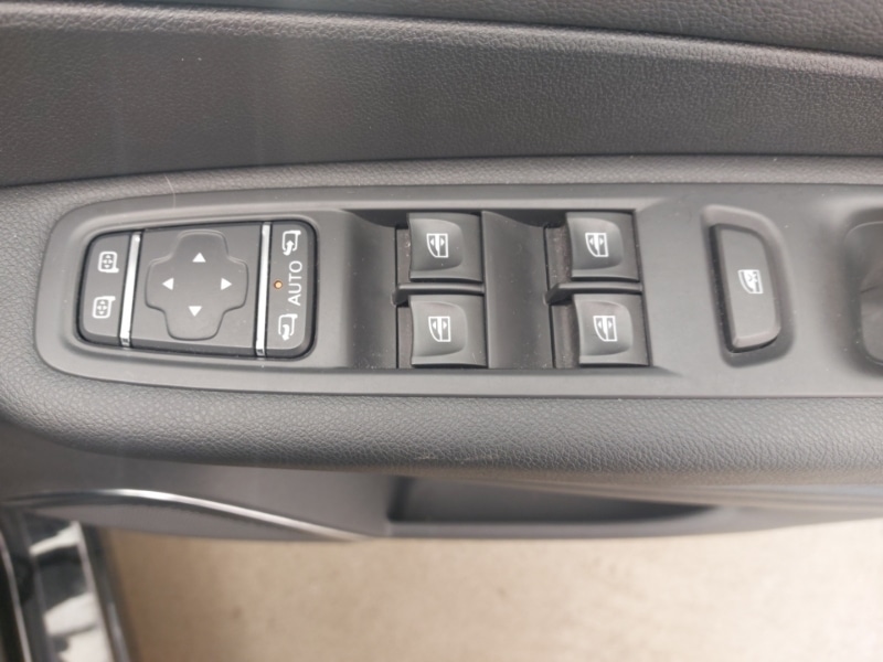 Used Renault Captur 2017 for sale - 77433426: Photo 12