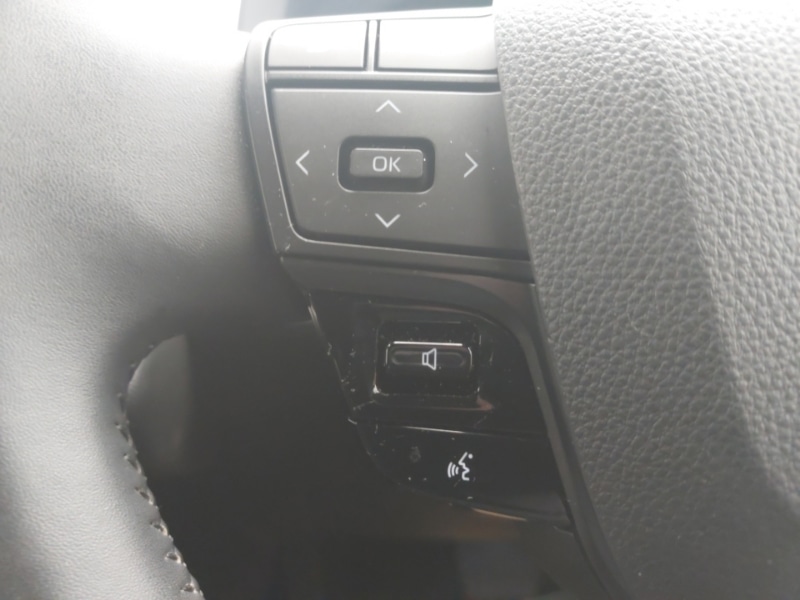 Used Toyota C-HR 2024 for sale - 76925070: Photo 12