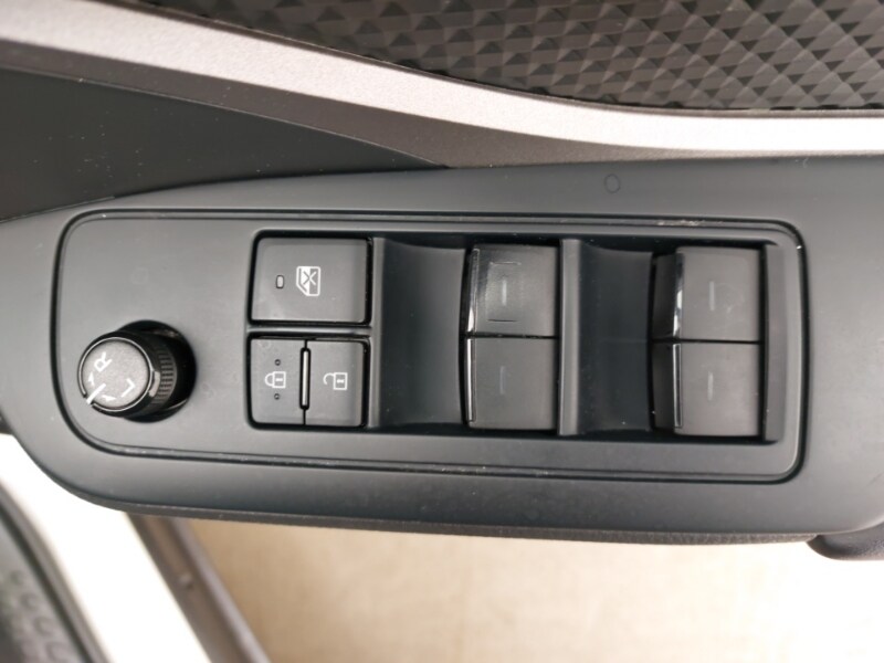 Used Toyota C-HR 2020 for sale - 77433423: Photo 12