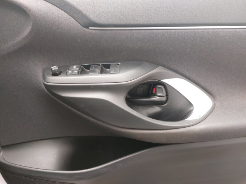 Used Toyota Yaris Cross 2023 for sale - 76078469: Photo 18