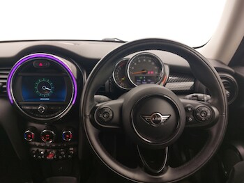 Used MINI Hatch 2018 for sale - 77651778: Photo