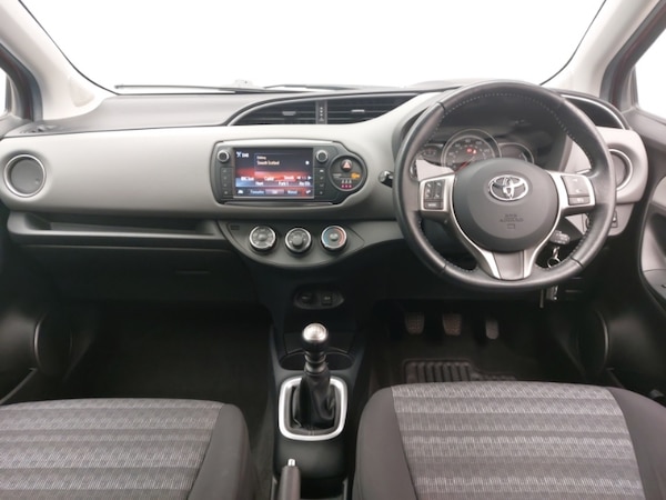 Used Toyota Yaris 2016 for sale - 75500961: Photo 2