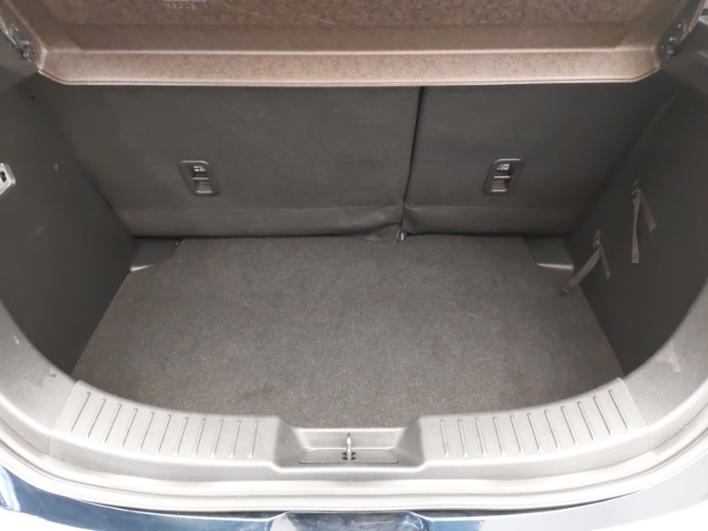 Used Mazda Mazda2 2023 for sale - 76160435: Photo 8
