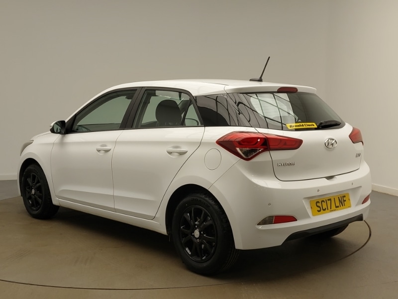 Used Hyundai i20 2017 for sale - 76749099: Photo 3
