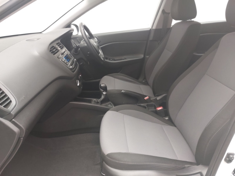 Used Hyundai i20 2017 for sale - 76749099: Photo 5