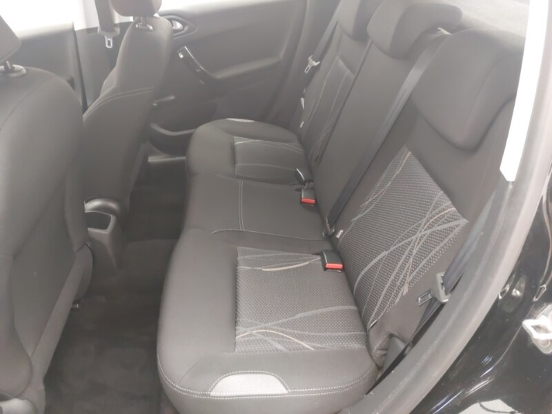 Used Peugeot 208 2015 for sale - 78147110: Photo 6