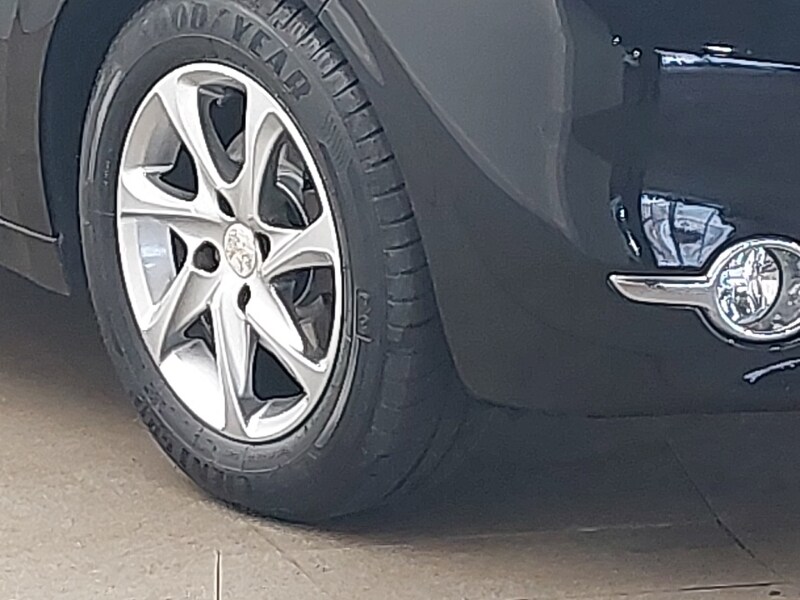 Used Peugeot 208 2015 for sale - 78147110: Photo 9