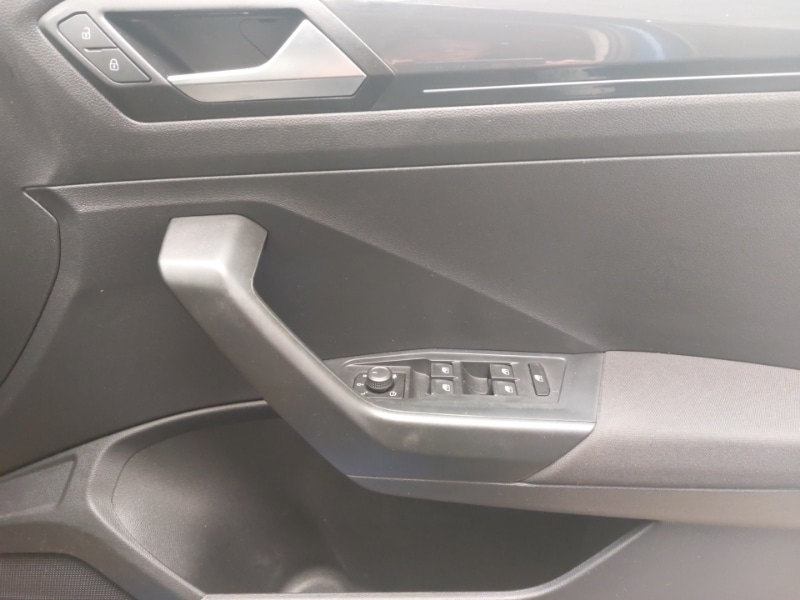Used Volkswagen T-Roc 2018 for sale - 76135282: Photo 18