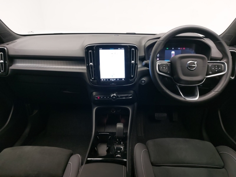 Used Volvo XC40 2024 for sale - 77201896: Photo 2