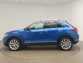 Used Volkswagen T-Roc 2018 for sale - 77623047: Photo