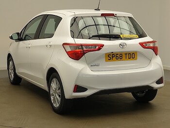 Used Toyota Yaris 2018 for sale - 76444986: Photo