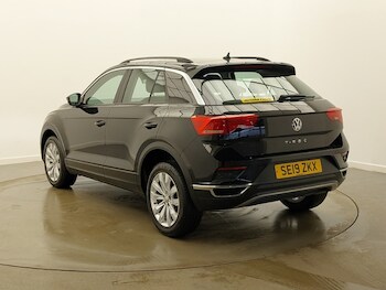 Used Volkswagen T-Roc 2019 for sale - 77847078: Photo