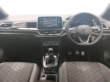 Used Volkswagen T-Roc 2023 for sale - 77065997: Photo