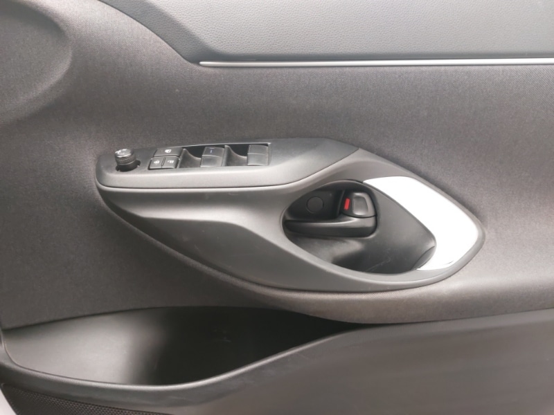 Used Toyota Yaris Cross 2023 for sale - 77039236: Photo 18