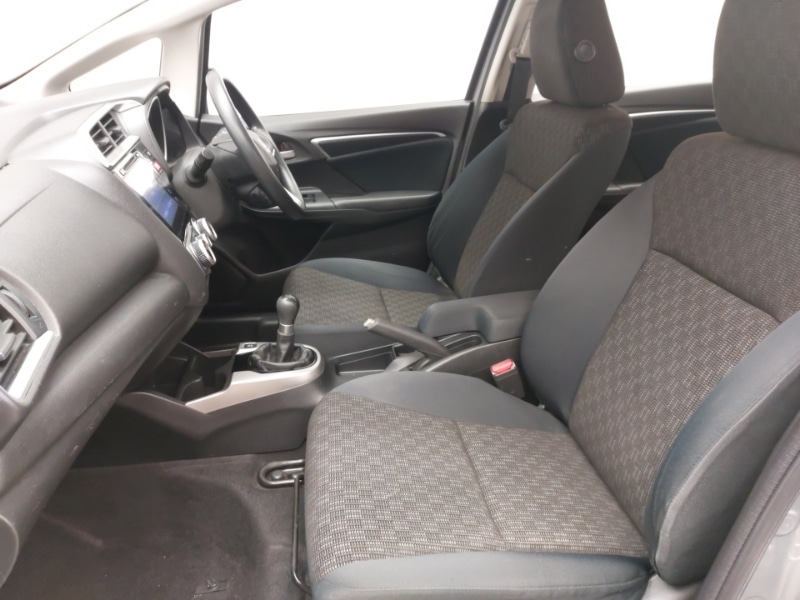 Used Honda Jazz 2017 for sale - 76560404: Photo 5