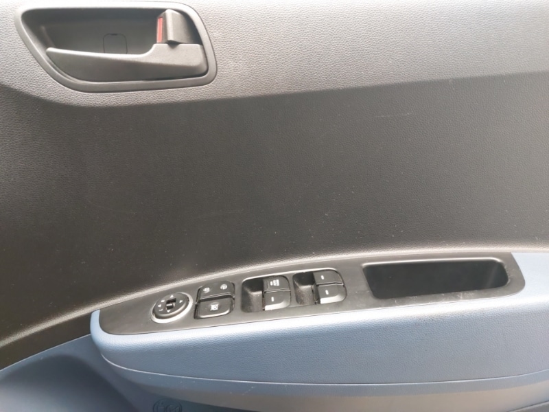 Used Hyundai i10 2015 for sale - 77062670: Photo 19