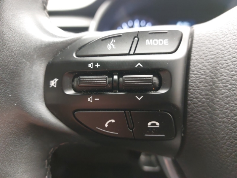 Used Kia Stonic 2023 for sale - 76566857: Photo 12