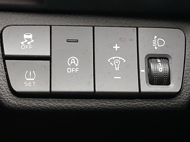 Used Kia Stonic 2023 for sale - 76566857: Photo 17