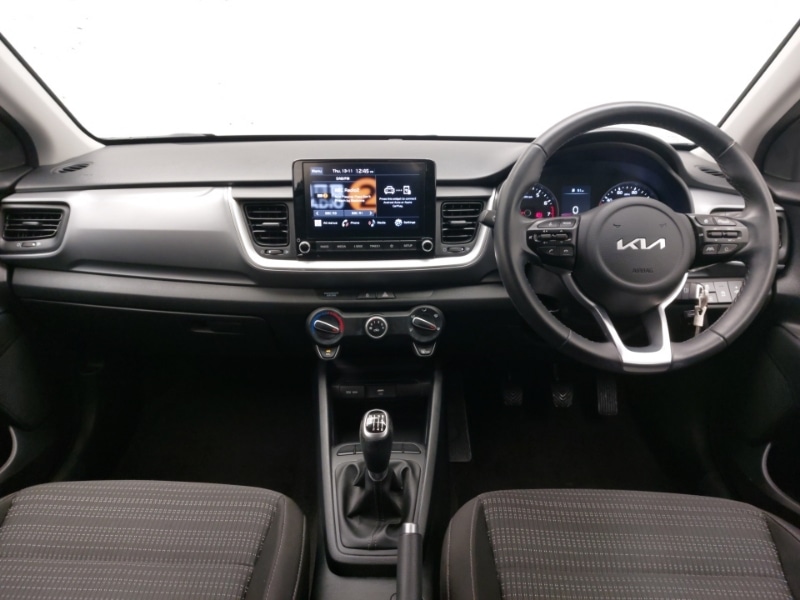 Used Kia Stonic 2023 for sale - 76566857: Photo 2