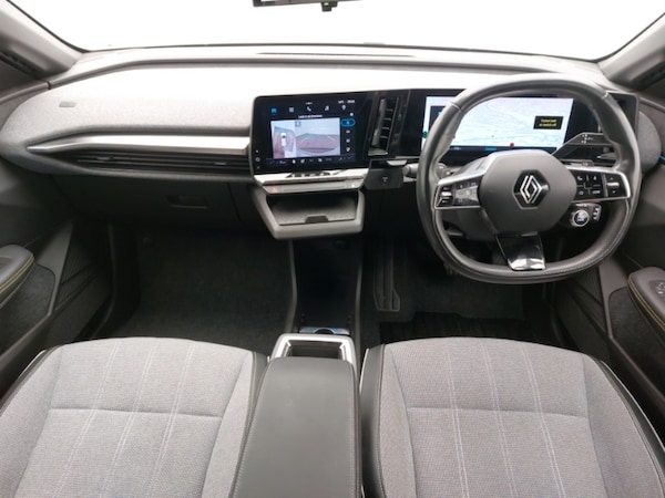 Used Renault Megane E Tech 2022 for sale - 76301880: Photo 2