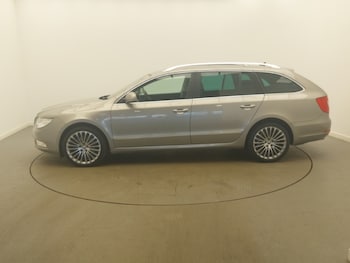 Used Skoda Superb 2013 for sale - 78783239: Photo