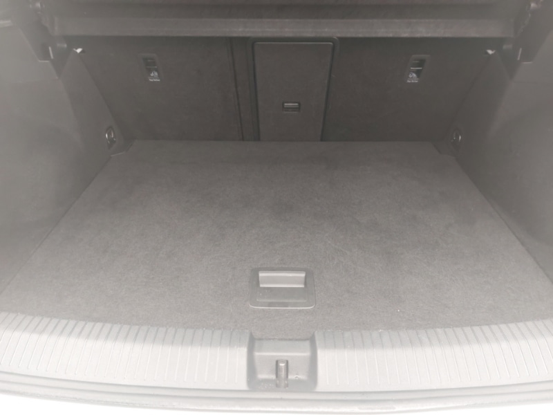 Used Volkswagen T-Roc 2023 for sale - 76556505: Photo 8