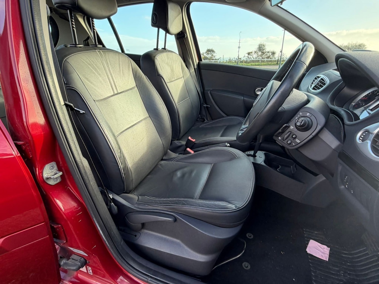 Used Renault Clio 2010 for sale - 77694271: Photo 12