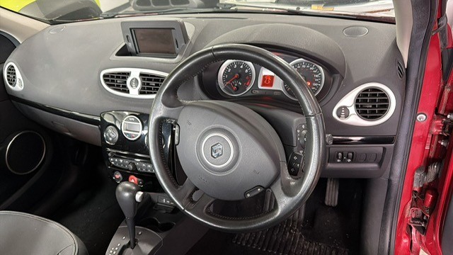 Used Renault Clio 2010 for sale - 77694271: Photo 15