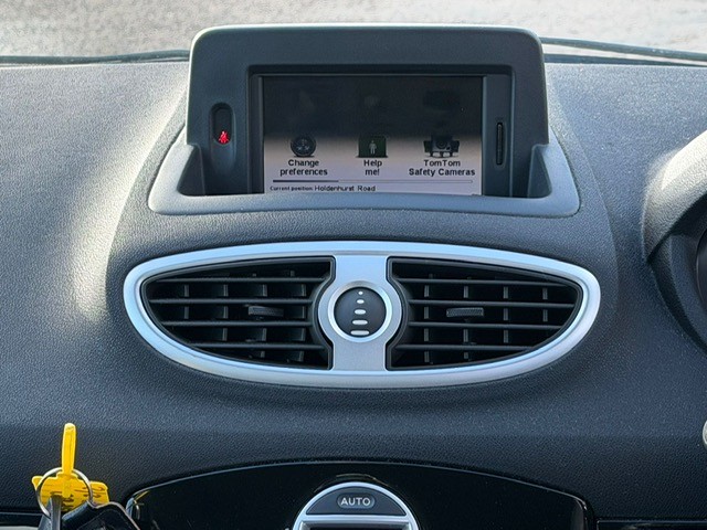 Used Renault Clio 2010 for sale - 77694271: Photo 16