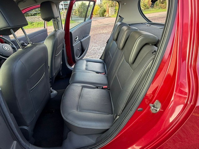 Used Renault Clio 2010 for sale - 77694271: Photo 21