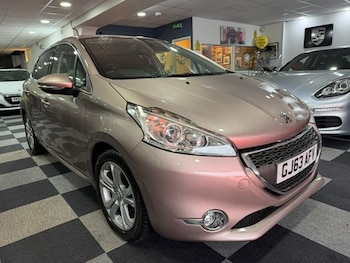 Used Peugeot 208 2013 for sale - 77251212: Photo