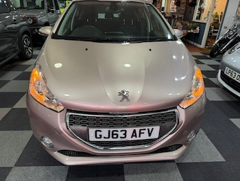 Used Peugeot 208 2013 for sale - 77251212: Photo