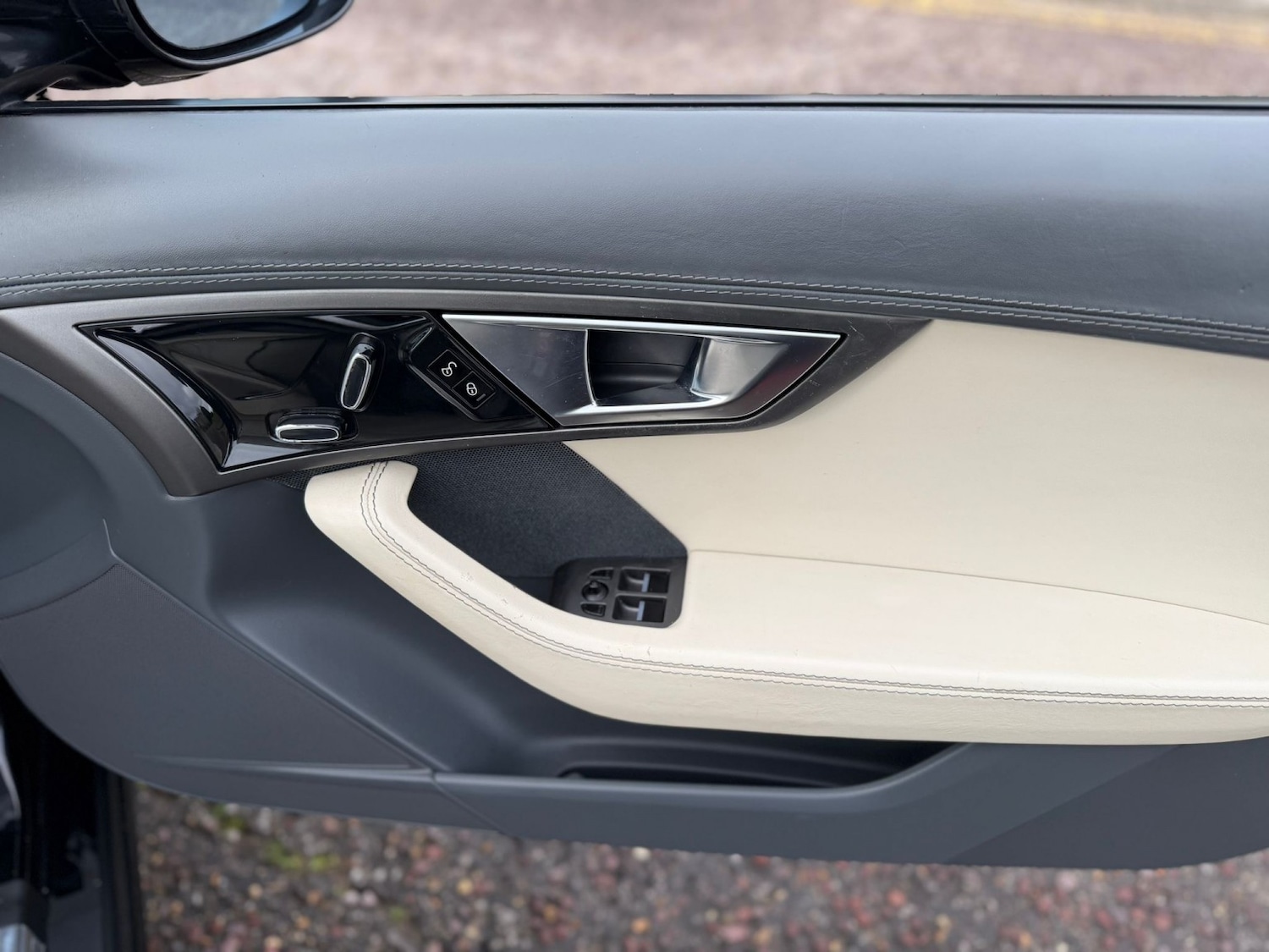 Used Jaguar F-Type 2014 for sale - 77237101: Photo 27