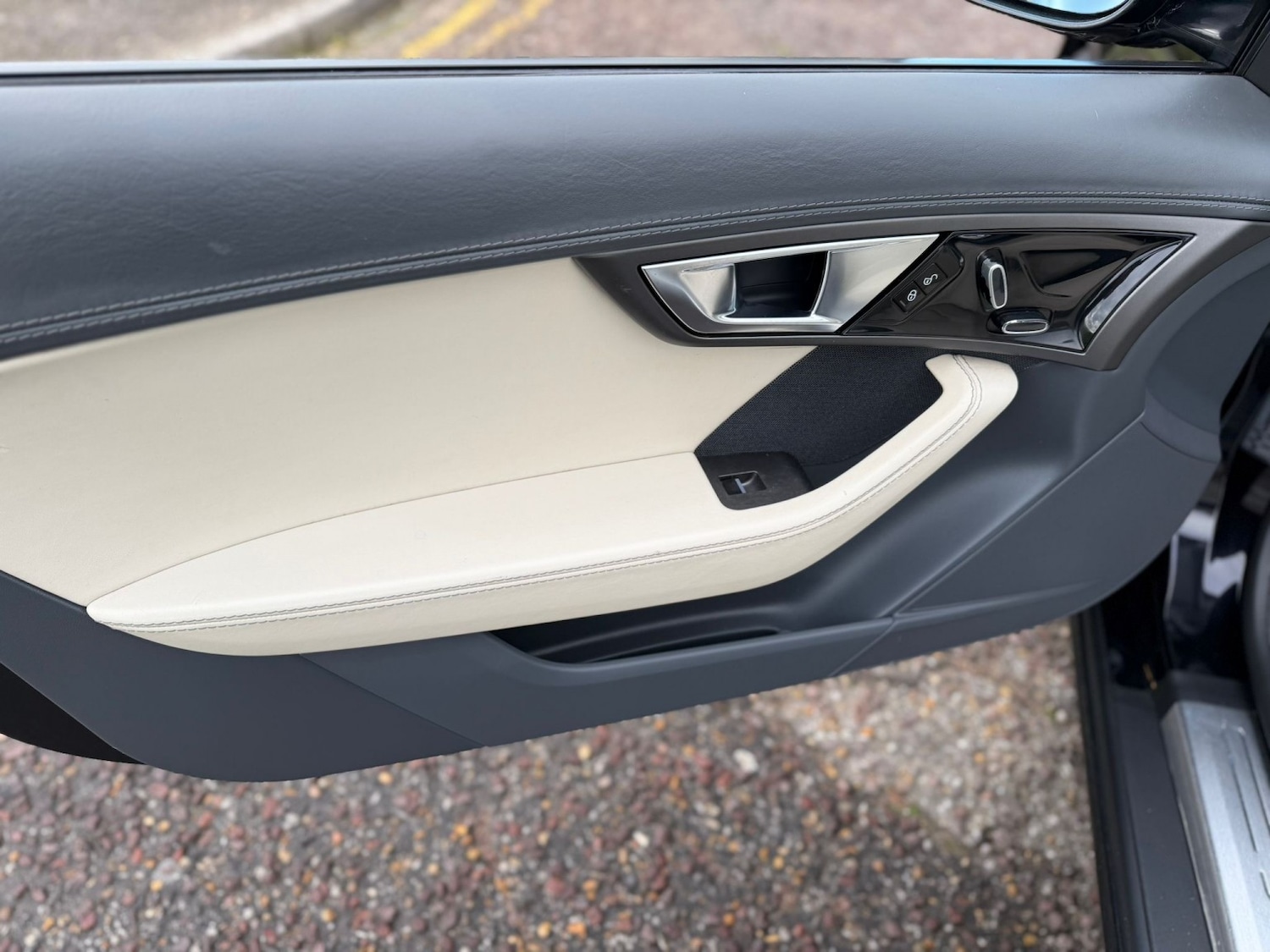 Used Jaguar F-Type 2014 for sale - 77237101: Photo 29