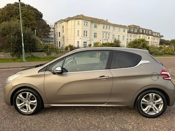 Used Peugeot 208 2013 for sale - 77735820: Photo