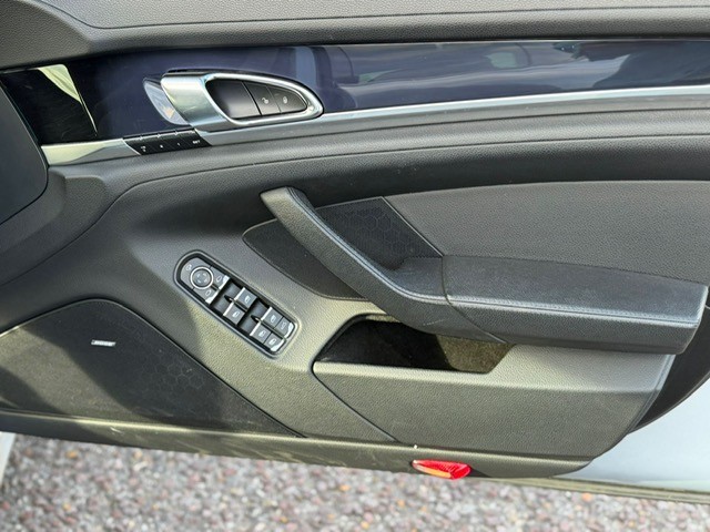 Used Porsche Panamera 2014 for sale - 76948663: Photo 21