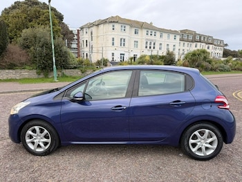 Used Peugeot 208 2014 for sale - 77548195: Photo