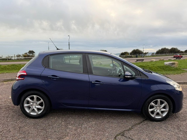 Used Peugeot 208 2014 for sale - 77548195: Photo 5