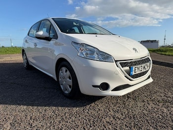 Used Peugeot 208 2013 for sale - 77836824: Photo
