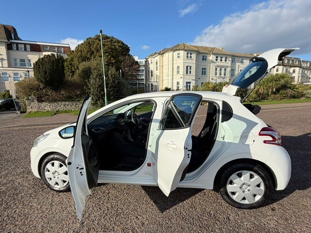 Used Peugeot 208 2013 for sale - 77836824: Photo 20