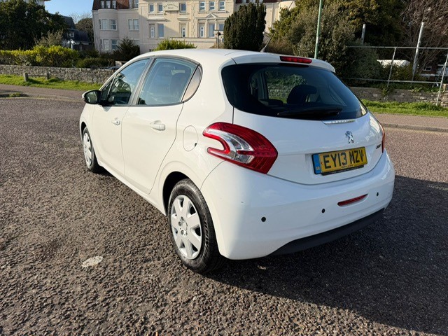 Used Peugeot 208 2013 for sale - 77836824: Photo 6