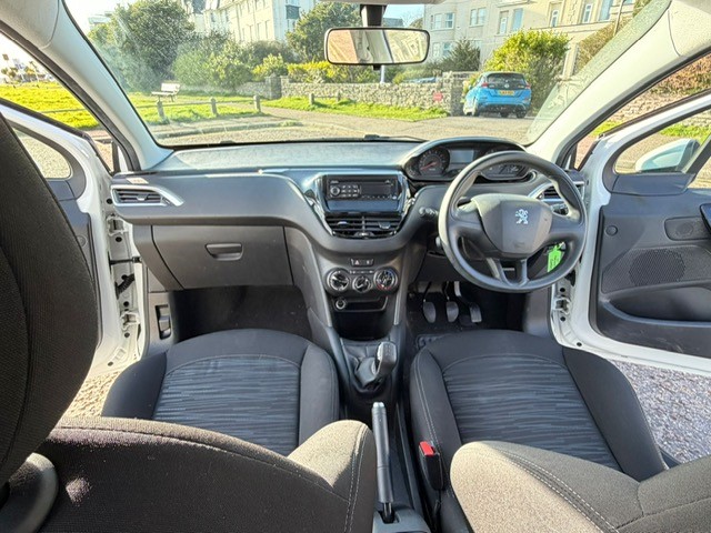 Used Peugeot 208 2013 for sale - 77836824: Photo 9