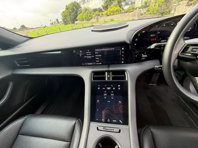 Used Porsche Taycan 2022 for sale - 76948664: Photo 15