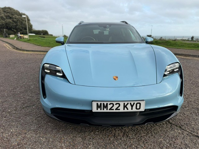 Used Porsche Taycan 2022 for sale - 76948664: Photo 2