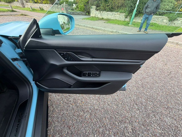 Used Porsche Taycan 2022 for sale - 76948664: Photo 20