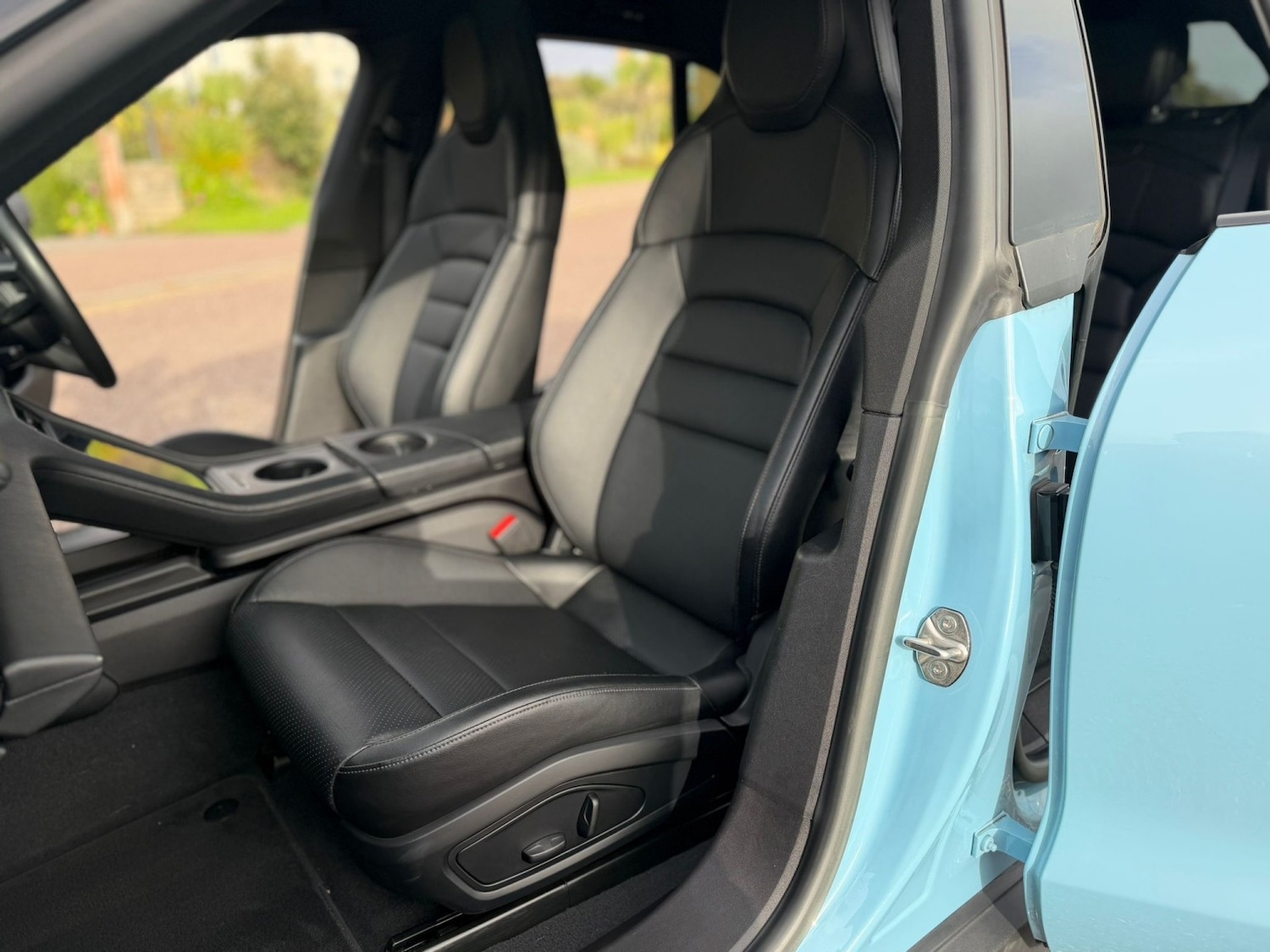 Used Porsche Taycan 2022 for sale - 76948664: Photo 21